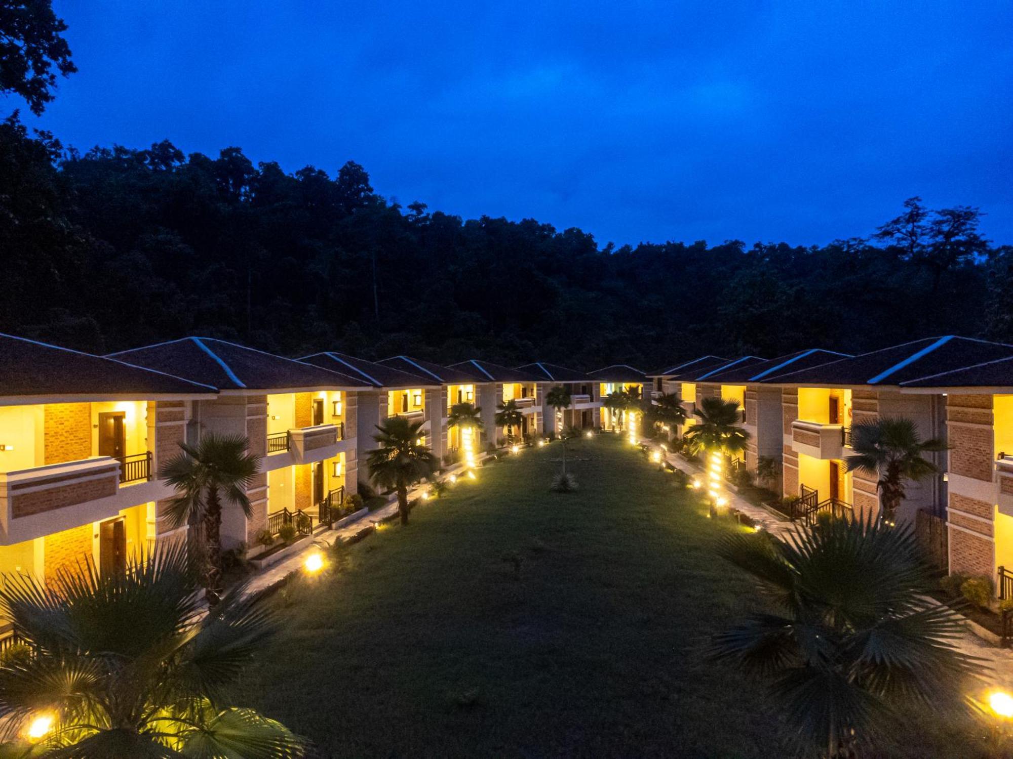 Regenta Resort & Spa By Riverside, Chitwan Exterior foto