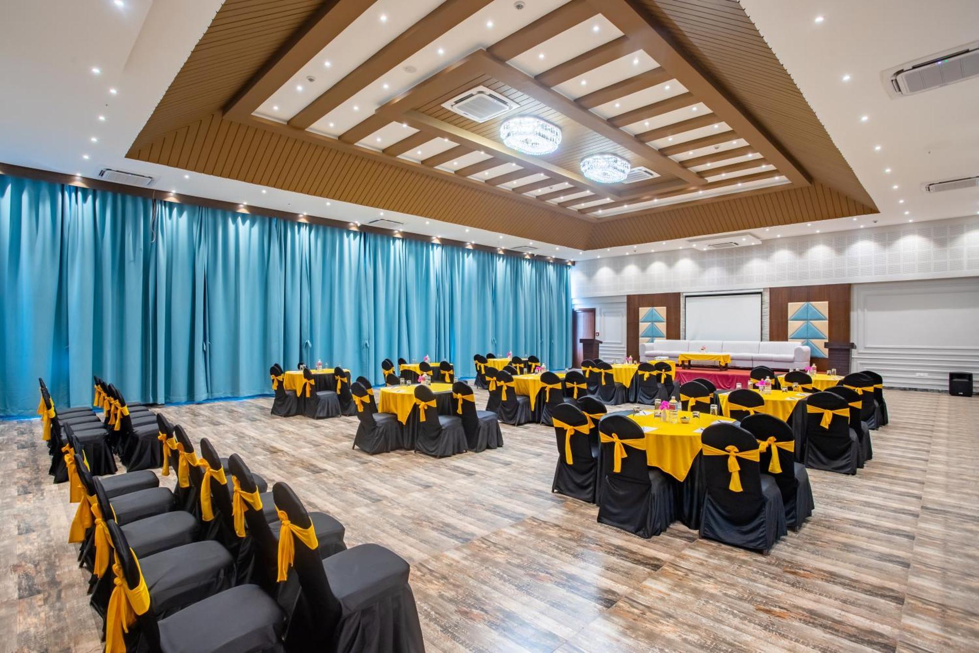 Regenta Resort & Spa By Riverside, Chitwan Exterior foto