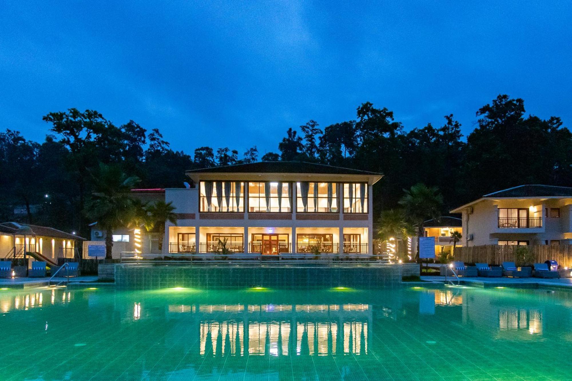 Regenta Resort & Spa By Riverside, Chitwan Exterior foto